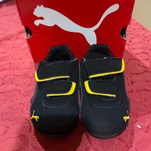 Toddler puma sneakers sz 4